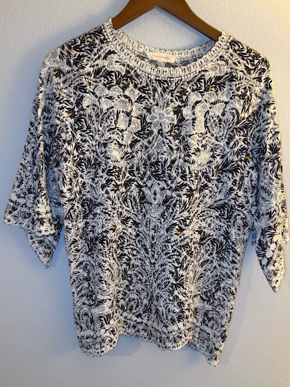 Solitaire Black and White Floral Lace-Trim Tunic